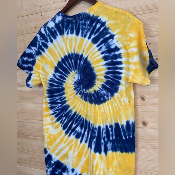 GILDAN Heavy Cotton Medium Tie Dye TShirt Blue Yellow Spiral Michigan Wolverines - Picture 7 of 11